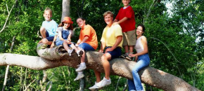 tips for traveling with a large family