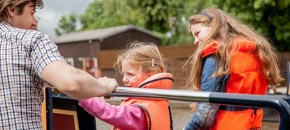 share boating with children